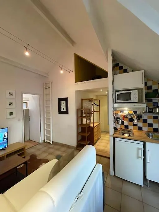 Cosy Appartement Place Des Abbesses-Sacre-Coeur ! Paris Apartment